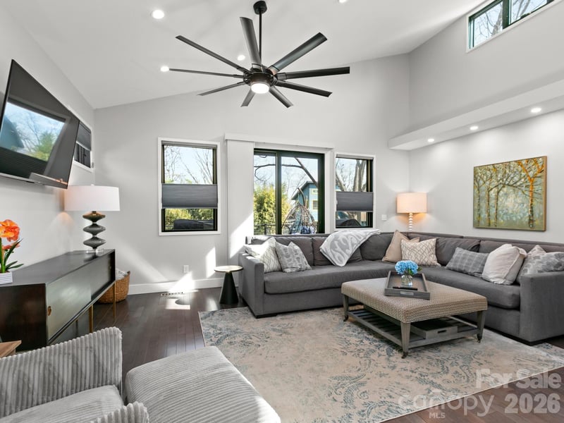 54 Howard St, Asheville, NC 28806