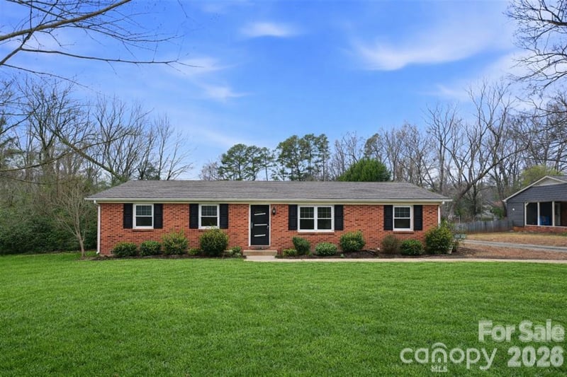3029 Cresthill Dr, Charlotte, NC 28212