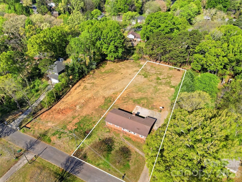 3029 Cresthill Dr, Charlotte, NC 28212