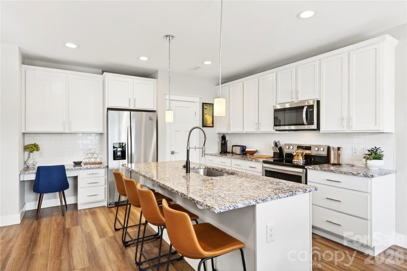 1108 Blueview Dr, Black Mountain, NC 28711