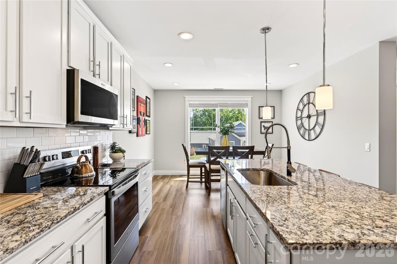 1108 Blueview Dr, Black Mountain, NC 28711