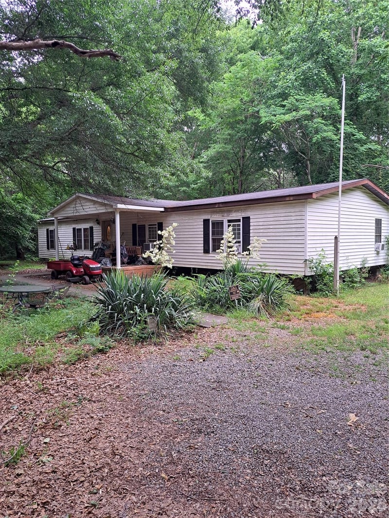 5023 Dogwood Ln, Stanley, NC 28164