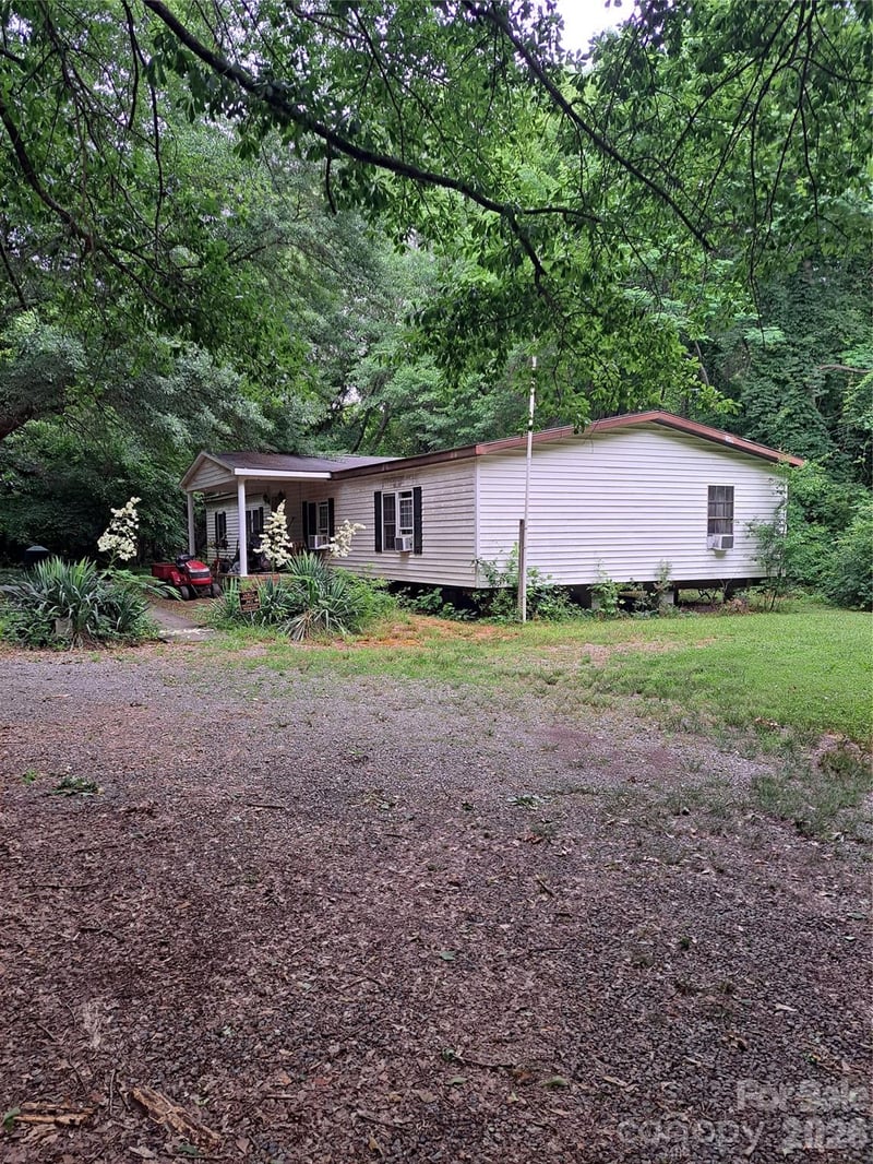 5023 Dogwood Ln, Stanley, NC 28164