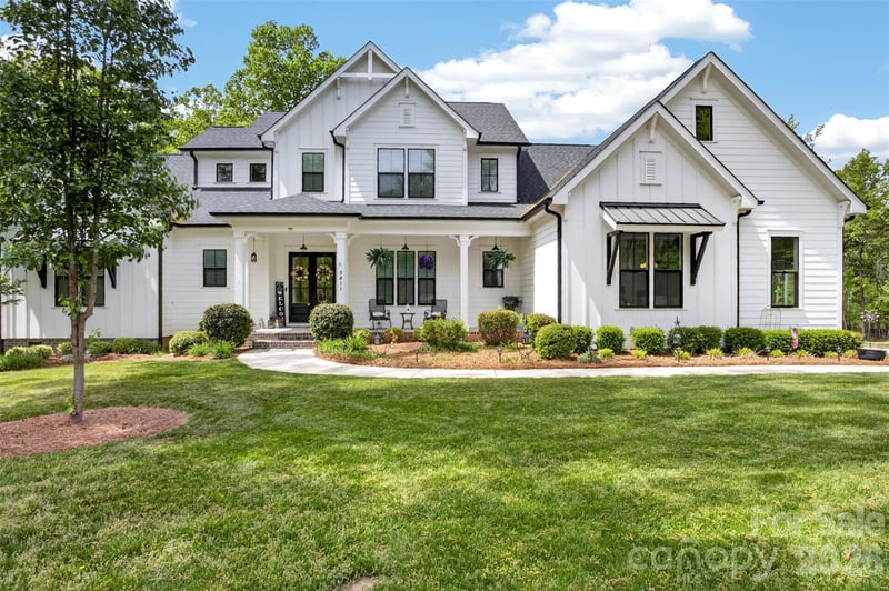 5811 Kristi Ln, Midland, NC 28107