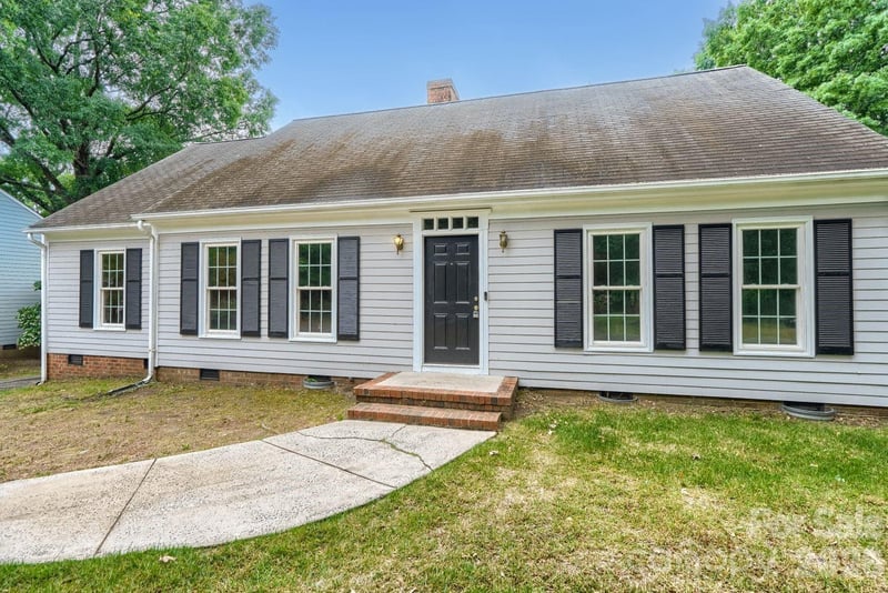 1628 Bonnie Ln, Charlotte, NC 28213
