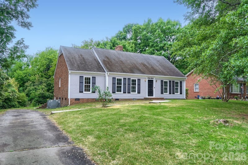1628 Bonnie Ln, Charlotte, NC 28213