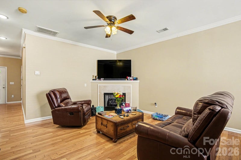 3915 Glenlea Commons Dr, Charlotte, NC 28216