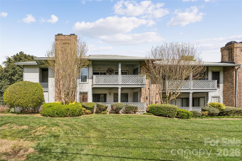 5812 Harris Grove Ln, Charlotte, NC 28212