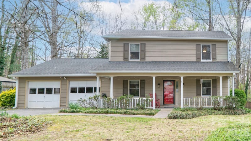 3153 Village Dr, Morganton, NC 28655