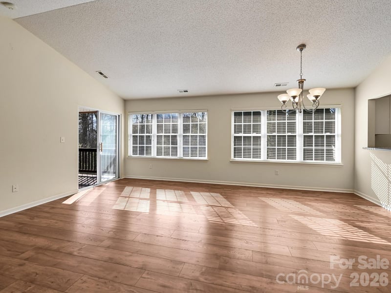 72 Creeks End Cir, Mills River, NC 28759