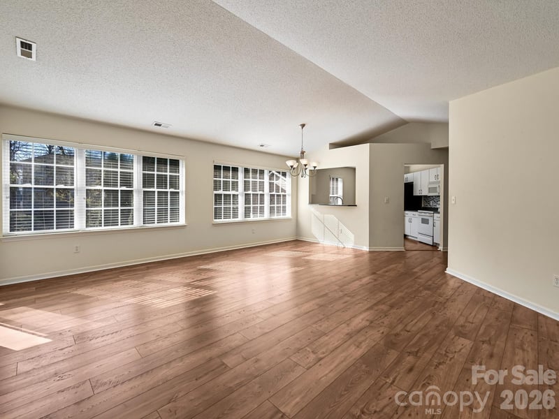 72 Creeks End Cir, Mills River, NC 28759