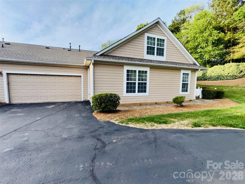 8035 Sultana Cir, Charlotte, NC 28227