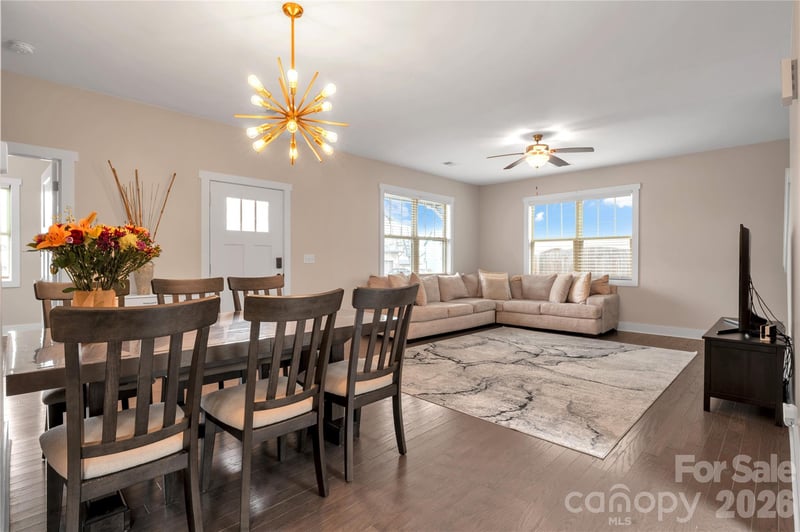 27 Mann Ln, Fletcher, NC 28732