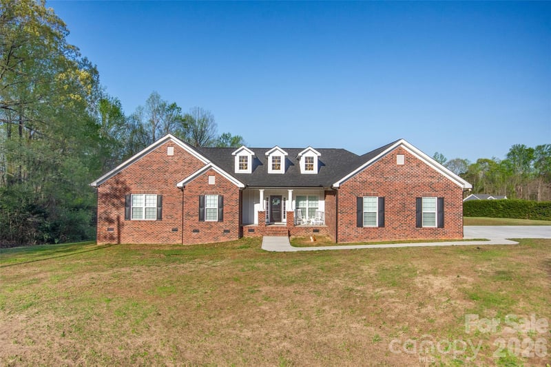 540 New Salem Rd #10-11, Statesville, NC 28625