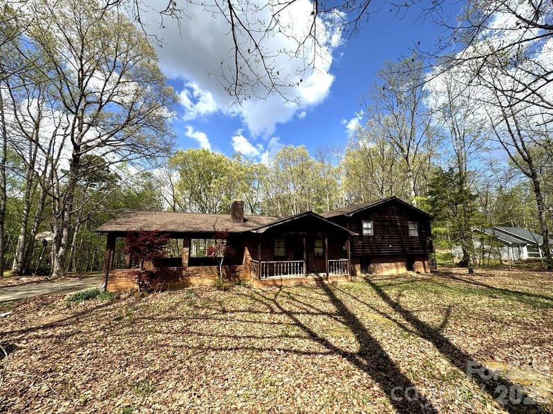 3968 Dover St, Claremont, NC 28610