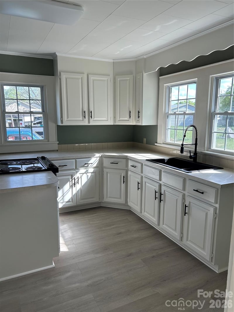 604 Dodge St, Kannapolis, NC 28083