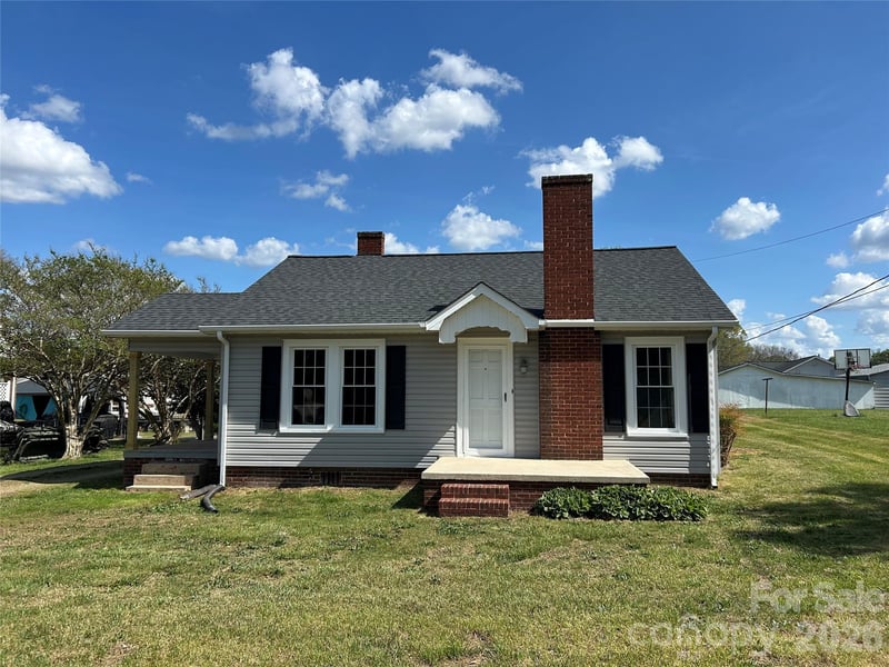 604 Dodge St, Kannapolis, NC 28083