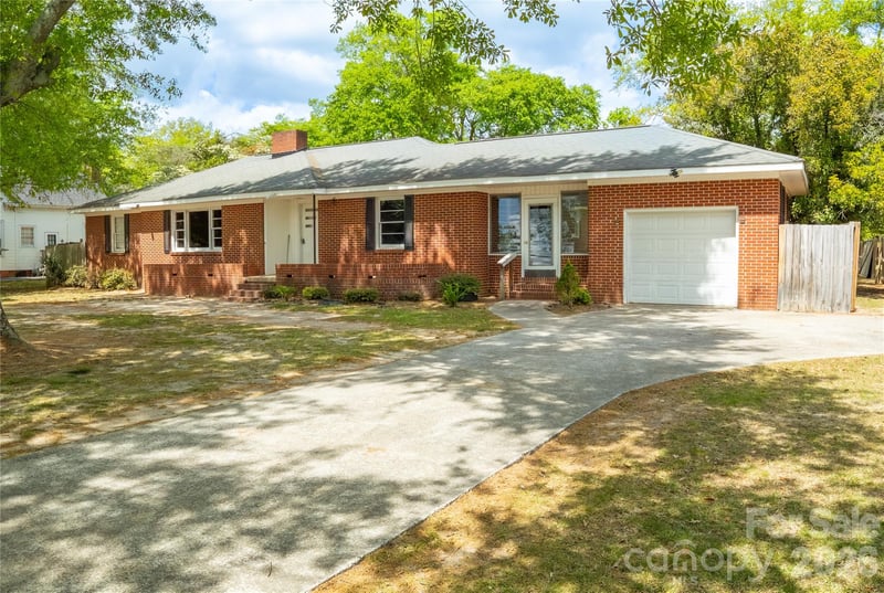 211 Richland St, Kershaw, SC 29067