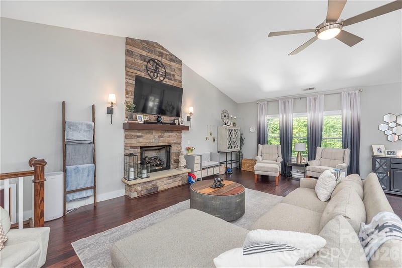 348 Olivet Ln, Fletcher, NC 28732