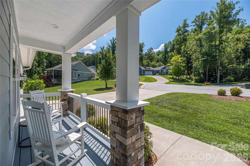 348 Olivet Ln, Fletcher, NC 28732