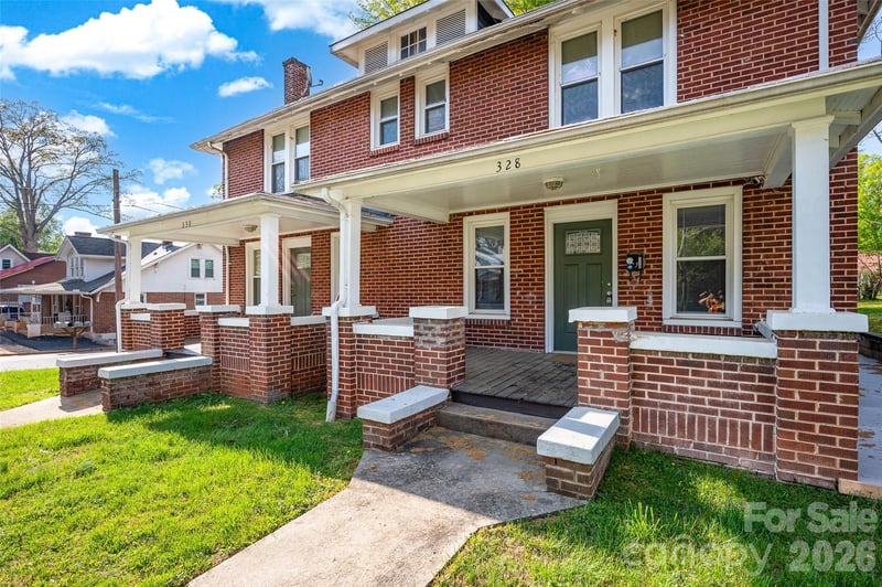 328-330 3rd Ave, Hickory, NC 28602