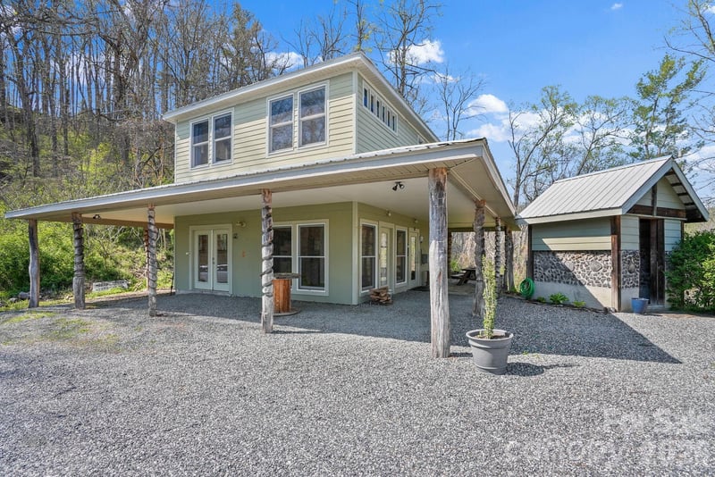 310 Burr Rg, Marshall, NC 28753