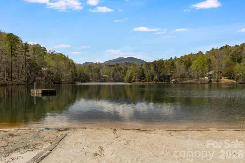 517 Pheasant St, Lake Lure, NC 28746