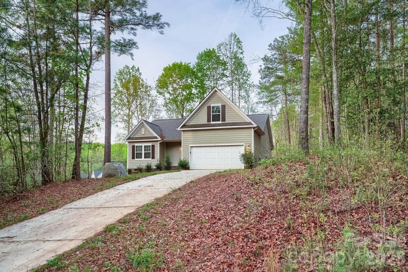 1333 Ron Whicker Dr, Catawba, NC 28609