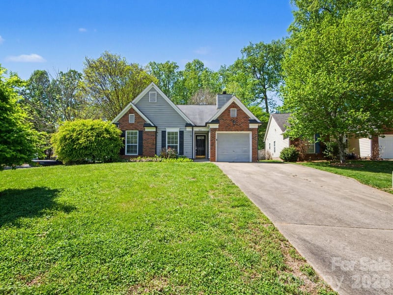 9214 Rotherham Ln, Charlotte, NC 28216