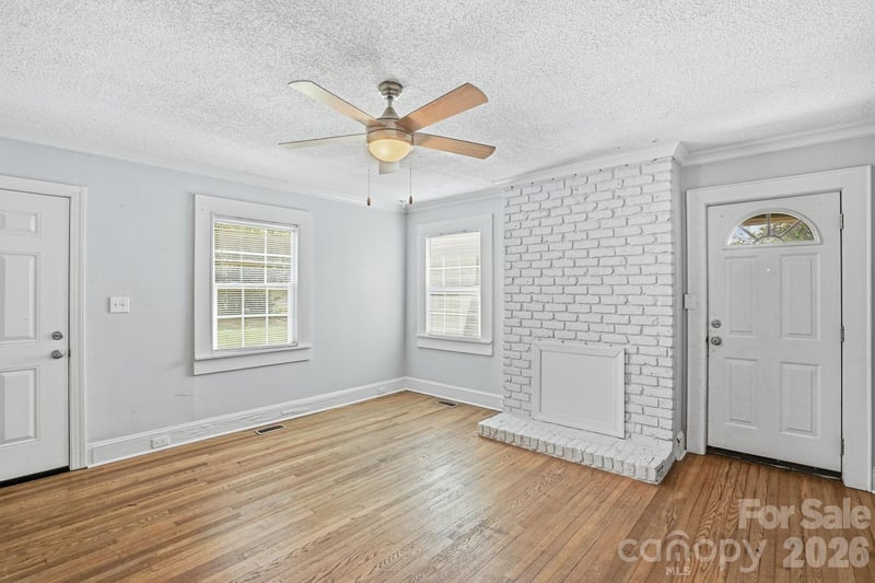 8825 Mcclure Cir, Charlotte, NC 28216