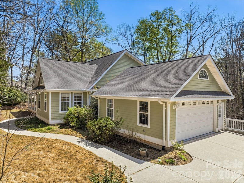 196 Blackbird Ln, Tryon, NC 28782
