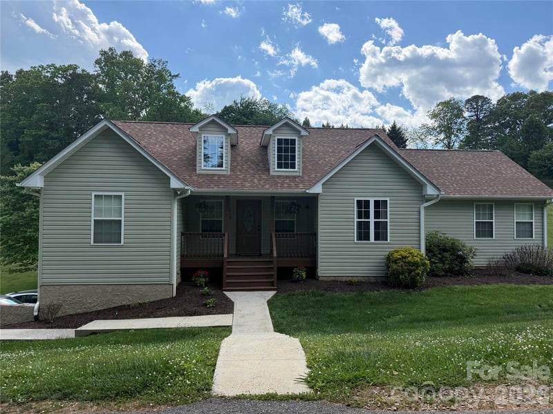 77 Sherry Ln, Leicester, NC 28748