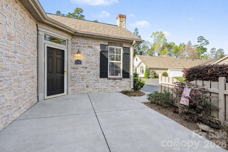2726 Polo Club Blvd, Matthews, NC 28105
