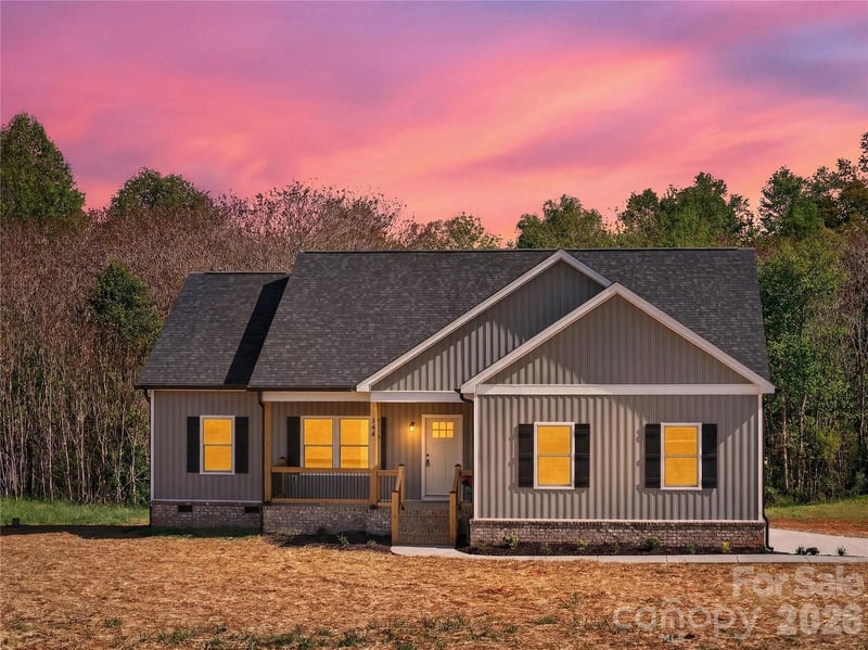 144 Tranquility Ln, Harmony, NC 28634