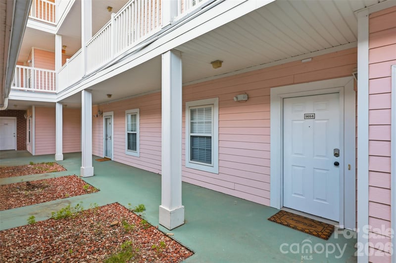 9054 Meadow Vista Rd, Charlotte, NC 28213