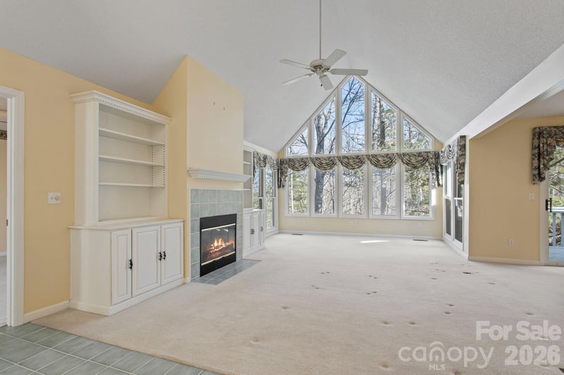 514 Cobblestone Ln, Flat Rock, NC 28731