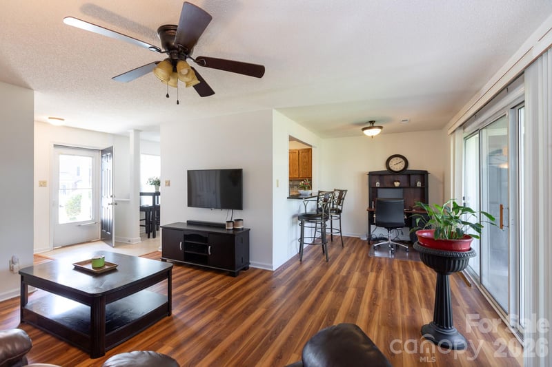 5600 Amity Springs Dr, Charlotte, NC 28212