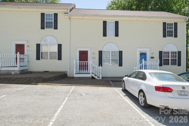 1057 19th St, Hickory, NC 28601