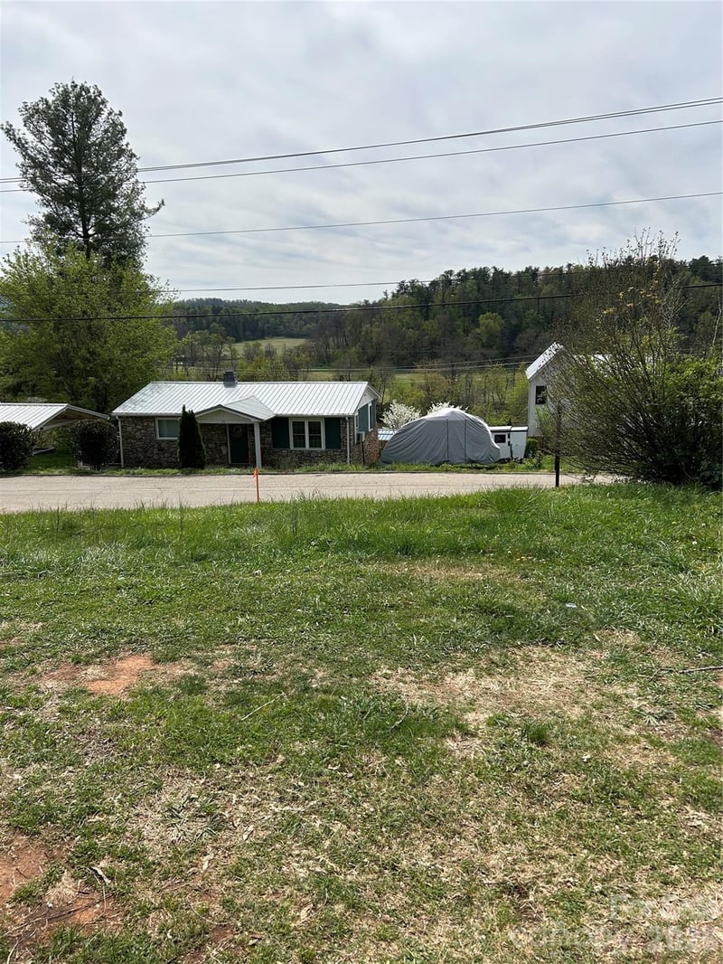 99999 Lamb Ave #2, Asheville, NC 28806