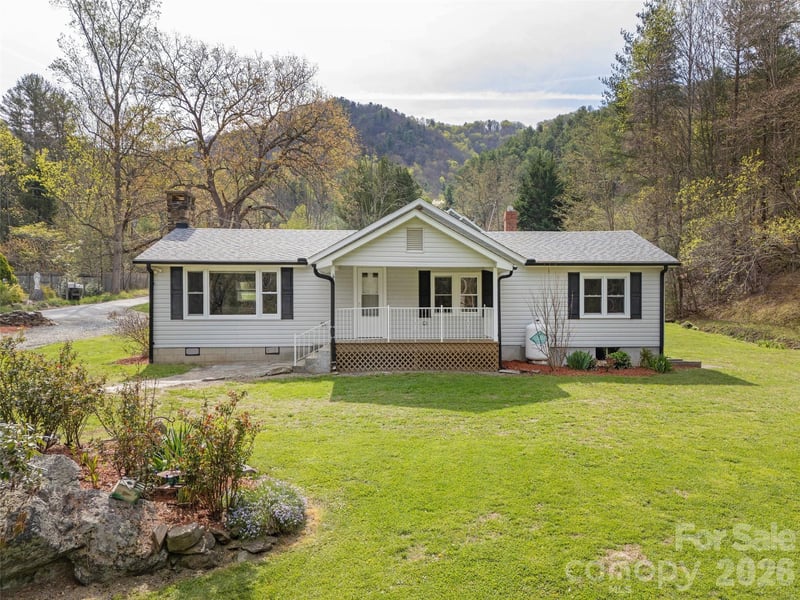 91 Rice Branch Rd, Asheville, NC 28804