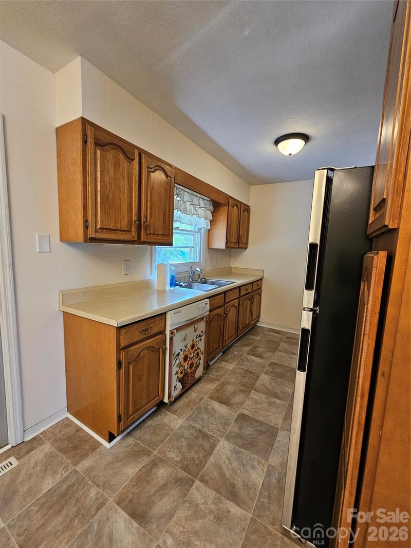 3220 Sweeten Creek Rd, Asheville, NC 28803