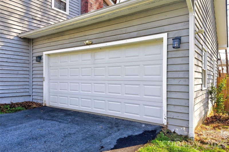 102 Charles Ridge Rd, Asheville, NC 28805