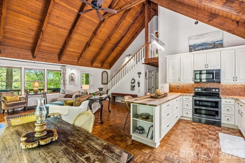 61 Greer Way, Mars Hill, NC 28754