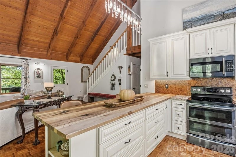 61 Greer Way, Mars Hill, NC 28754