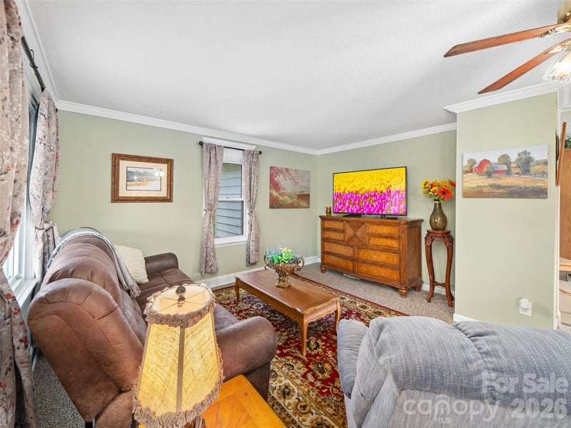 173 Odoms Chapel Rd, Bakersville, NC 28705