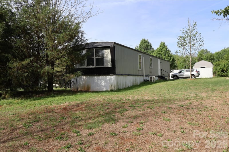 126 Cedarvale Dr, Harmony, NC 28634
