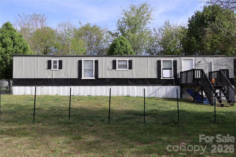 126 Cedarvale Dr, Harmony, NC 28634