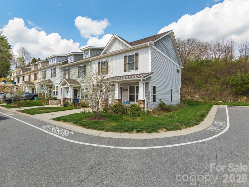 201 Stoney Point Way, Candler, NC 28715