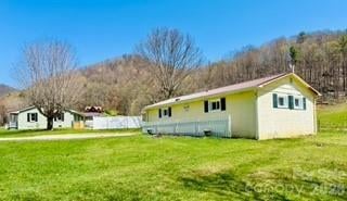 1638 Hughes Gap Rd, Bakersville, NC 28705