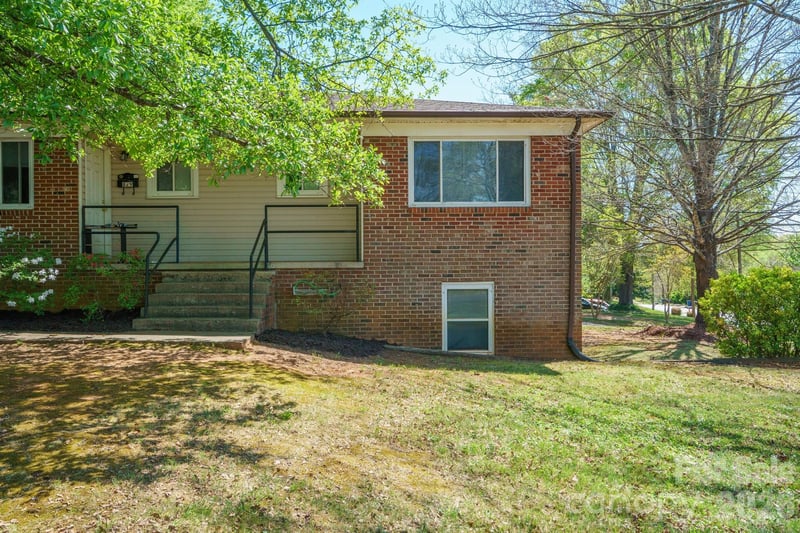 829 4th Ave, Hickory, NC 28602